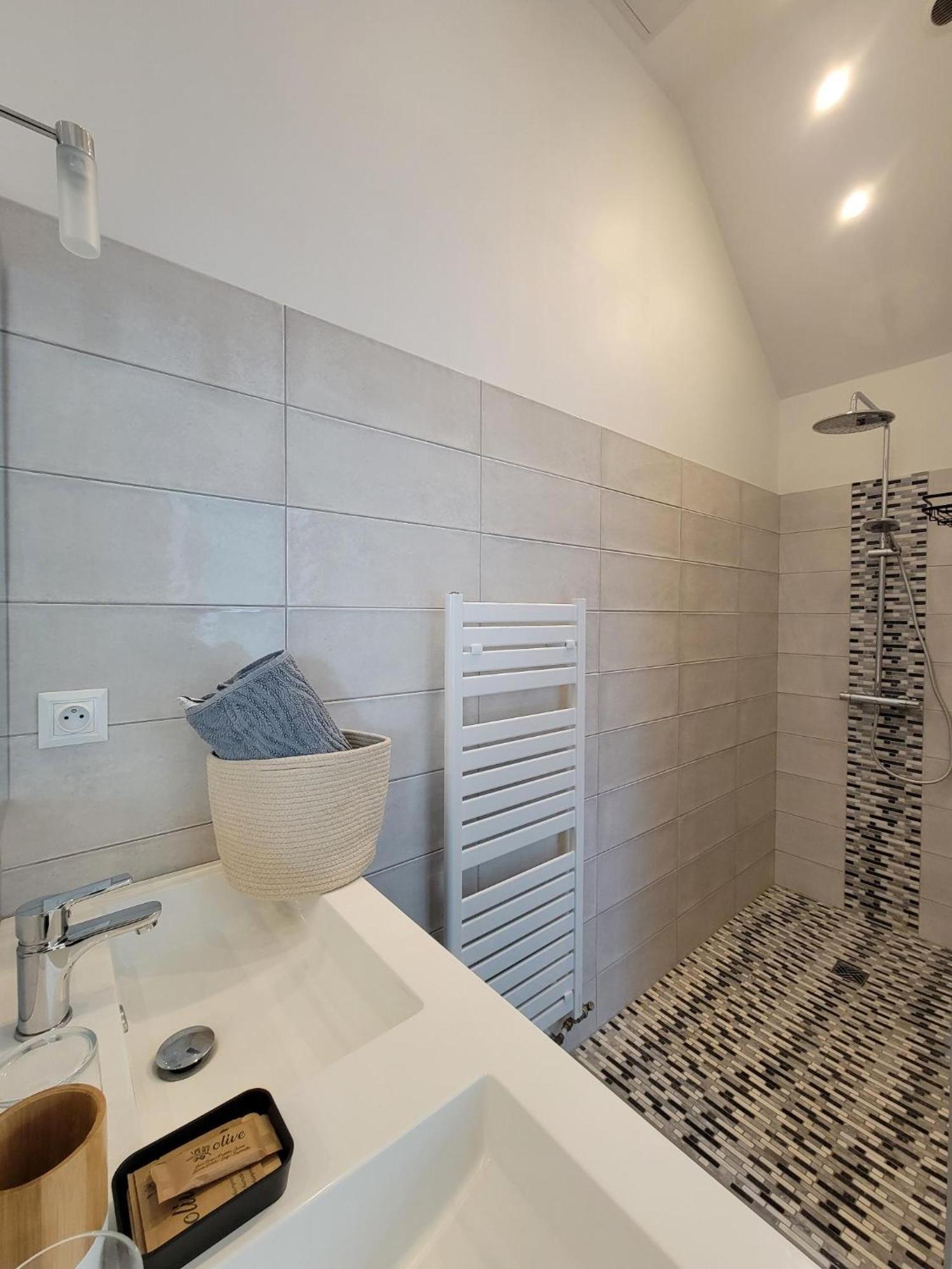 Bed and Breakfast Les Embreoles Clitourps Екстер'єр фото